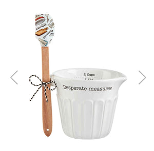 Circa Measuring Cup with Spatula